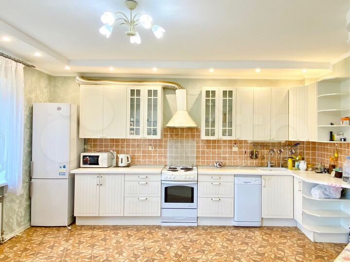 2-к. квартира, 85 м², 2/5 эт.