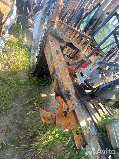 Передний правый порог Volkswagen Polo