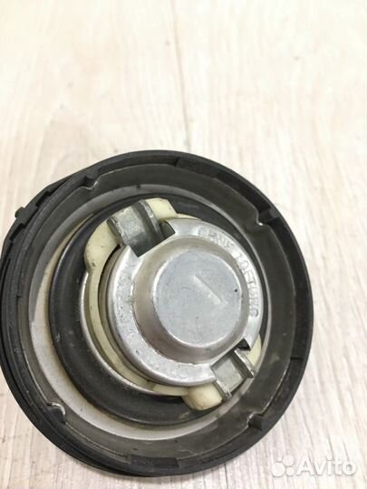 Крышка топливного бака Mercedes Benz E350 W211