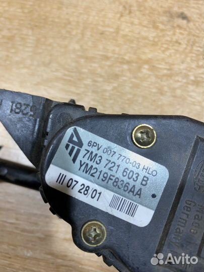 Педаль газа Volkswagen Sharan 300937