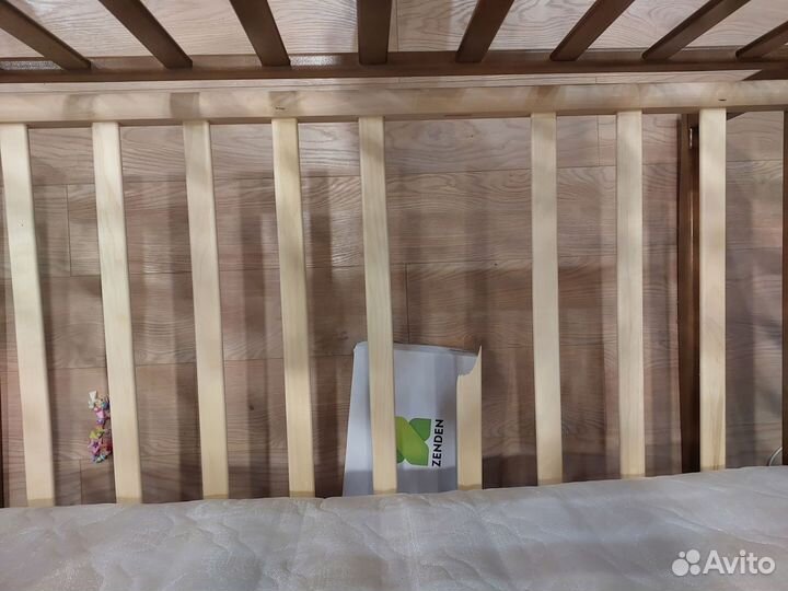 Детская кроватка с матрасом