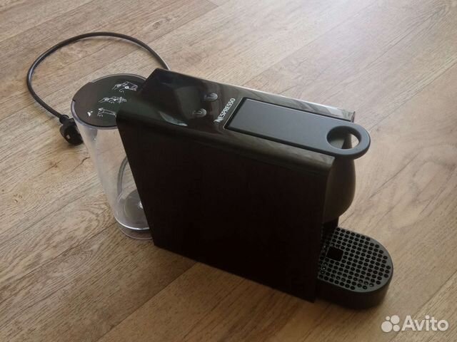 Кофемашина nespresso essenza mini