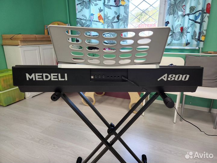 Синтезатор medeli A800