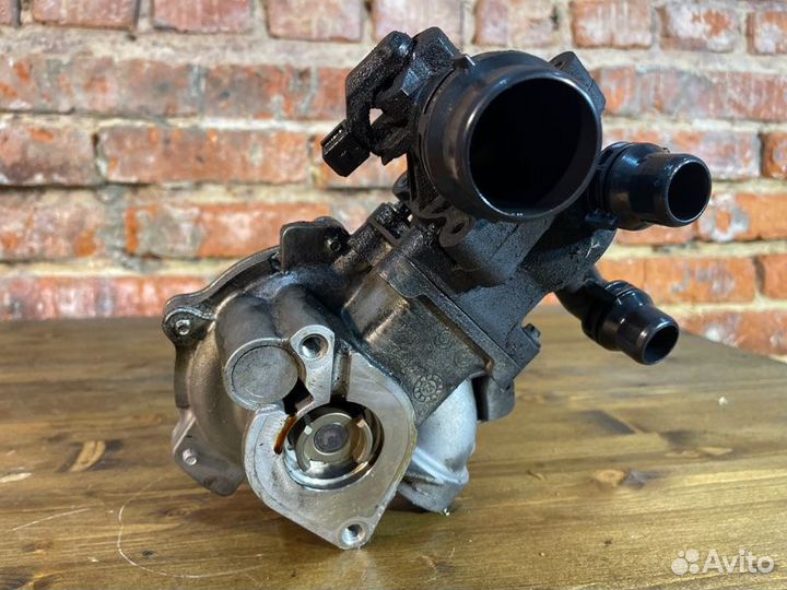 Помпа Bmw 3 E90 N46B20 VA2.0 2009 Rest