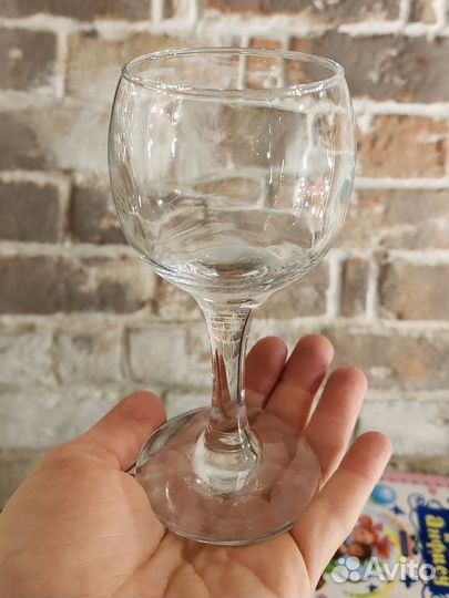 Бокалы, стаканы, кружки