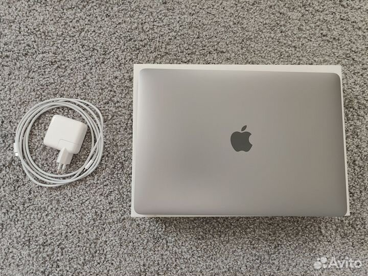 Macbook Air M1 8GB 256 SSD 100% батарея Space Gray