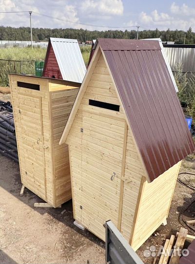 Туалет треугольный двускатный в наличии