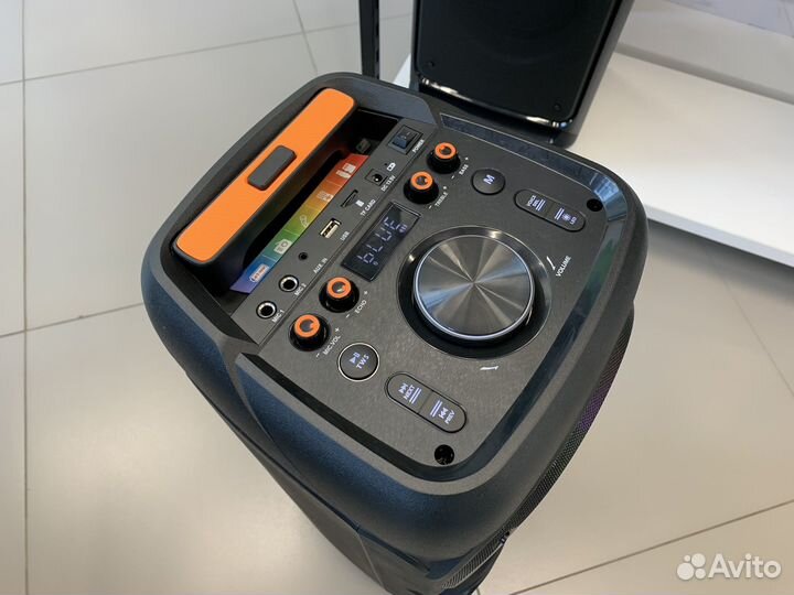 Колонка со светомузыкой и караоке 100Вт