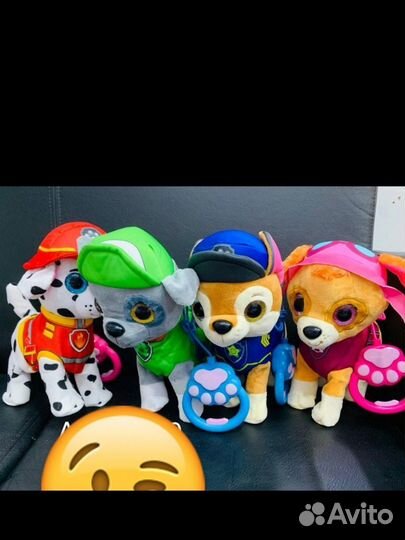 Питомец щенок на поводке щенячий патруль