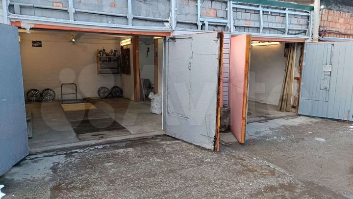 Гараж, > 30 м²