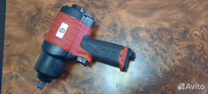 Гайковерт пневматический ударный 1050 Nm 1/2