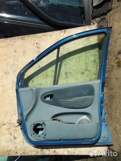 Дверь передняя правая Renault Scenic