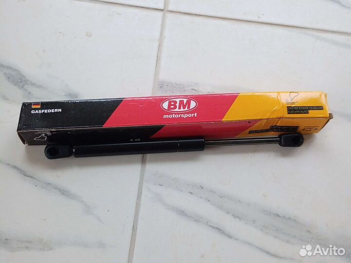 Амортизатор багажника газовый седан Ford Focus