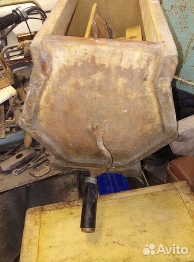 Маслобойка ручная старинная