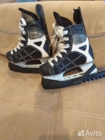 Коньки хоккейные