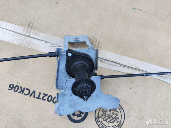 Трос капота Skoda Kodiaq 565823529C