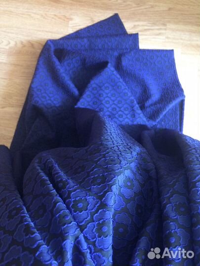 Отрез ткани на платье/юбку 140х140 см