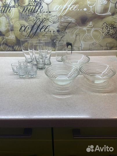 Бокалы, рюмки, салатники