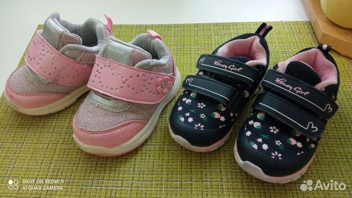 Кроссовки для девочкии две пары