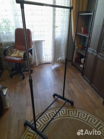 Вешалка напольная