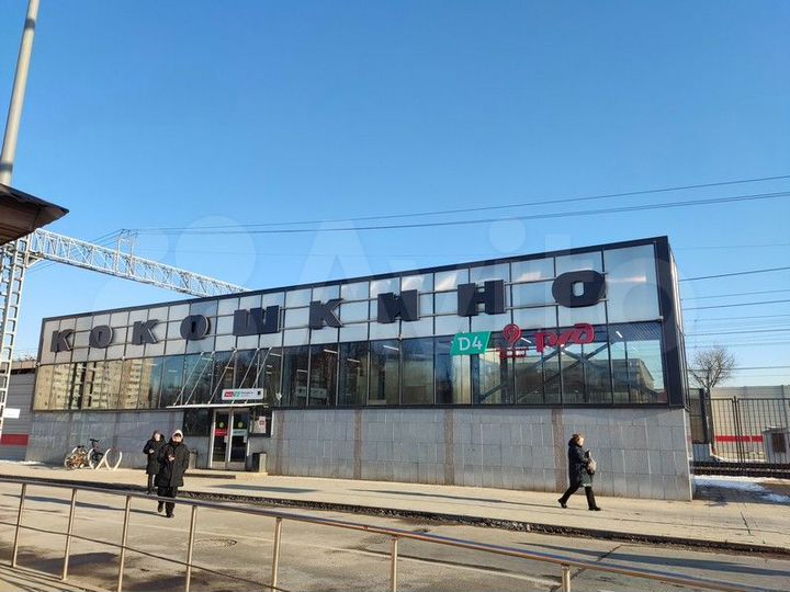 Доля в 2-к. квартире, 67 м², 1/12 эт.