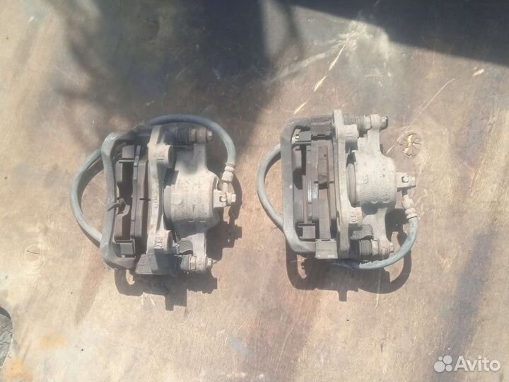 Суппорт передний Nissan Sunny b15