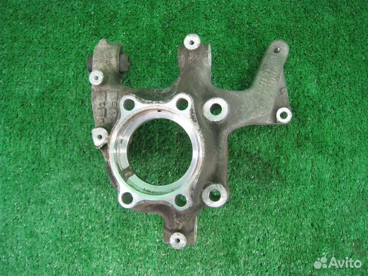 Кулак задний левый volkswagen Tiguan (5N1) 2011