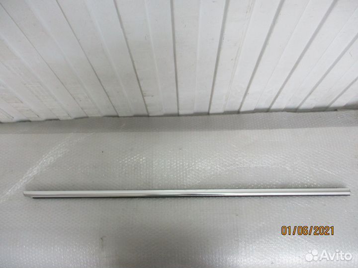 Накладка двери правая передняя volkswagen tiguan