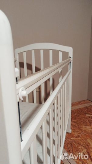 Детская кроватка 