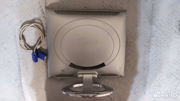 Монитор LG Flatron L1720B