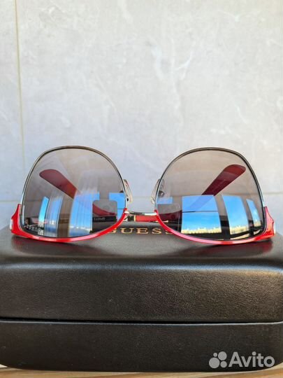 Солнечные очки guess
