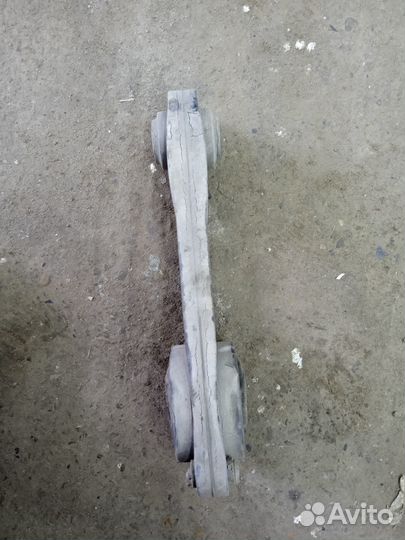 Опора двигателя задняя Renault Duster 1