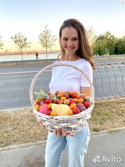 Подарок на день рождения (экзотические фрукты)