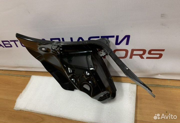 Hyundai Solaris 2 суппорт фонаря задний левый