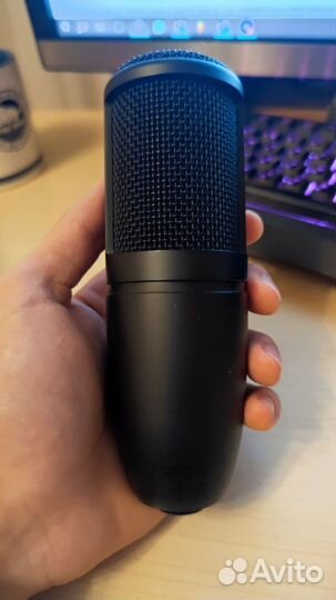 Студийный микрофон AKG p120 + кронштейн, провод