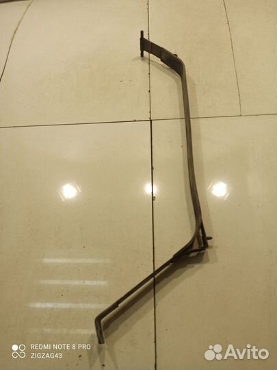 Крепление топливного бака (Kia K900 II)