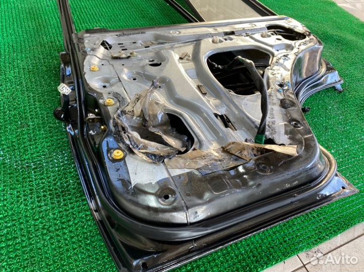 Уплотнитель двери прав. зад. Toyota Land Cruiser