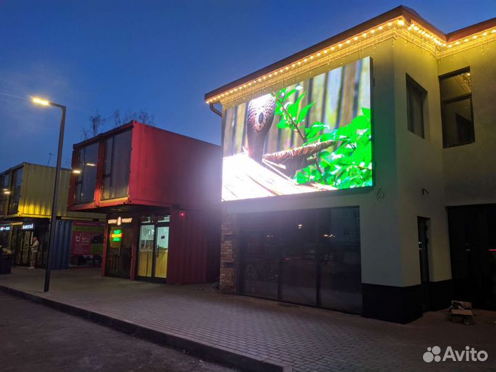 Изготовление и ремонт видеоэкранов, бегущих строк