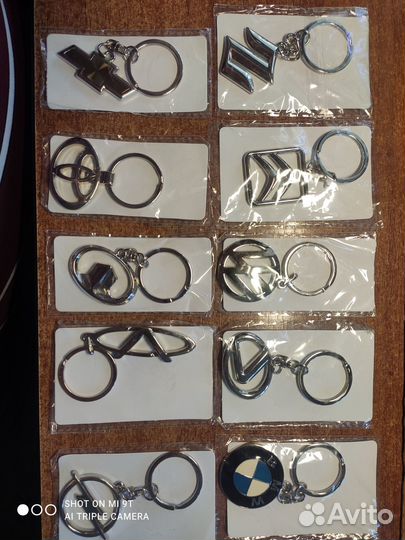 Брелок новый для автомобилистов с логотипами