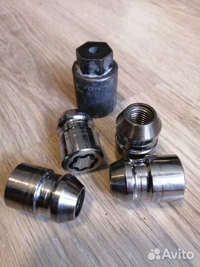 Гайки секретки оригинальные McGard 24195SU