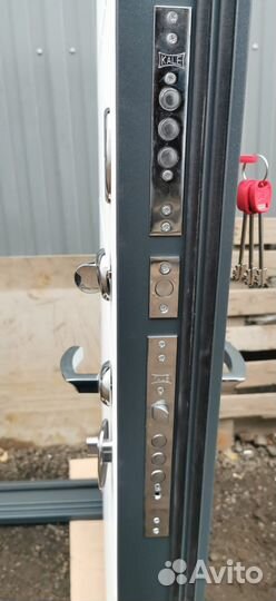 Дверь входная металлическая