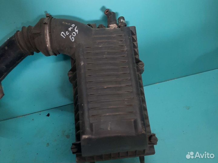 Корпус воздушного фильтра Peugeot 605