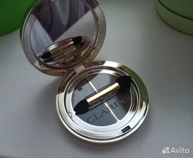 Тени для век clarins