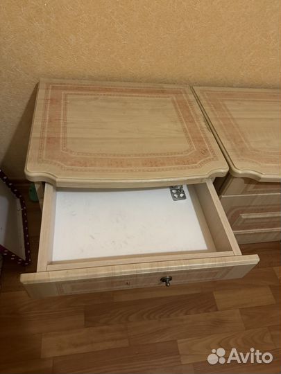 Тумба прикроватная