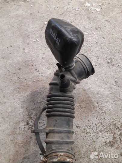 Патрубок воздушного фильтра Toyota Rav 4