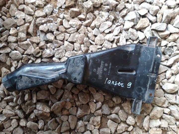 Воздухозаборник Mitsubishi Lancer 9