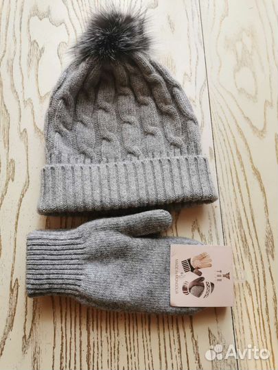 Шапка и варежки из Монгольской шерсти