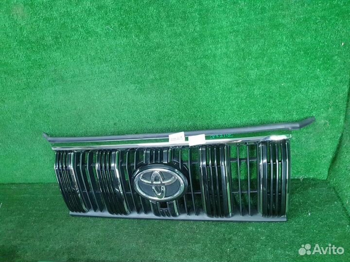 Решетка радиатора Toyota Land Cruiser Prado
