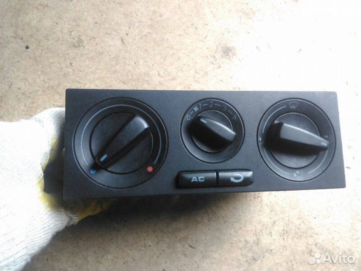 Блок управления кондиционером Volkswagen Passat B5