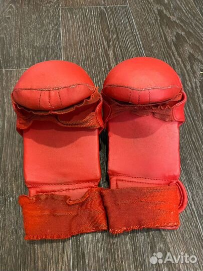 Защита кисти Adidas каратэ WKF